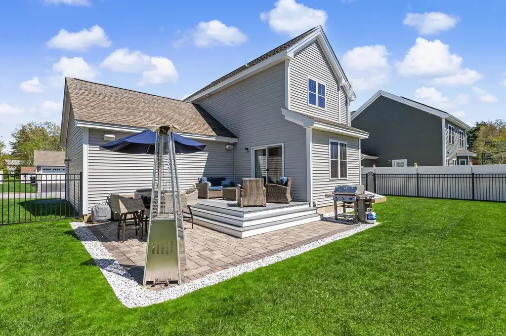 165 Shore Drive Nashua NH 03062