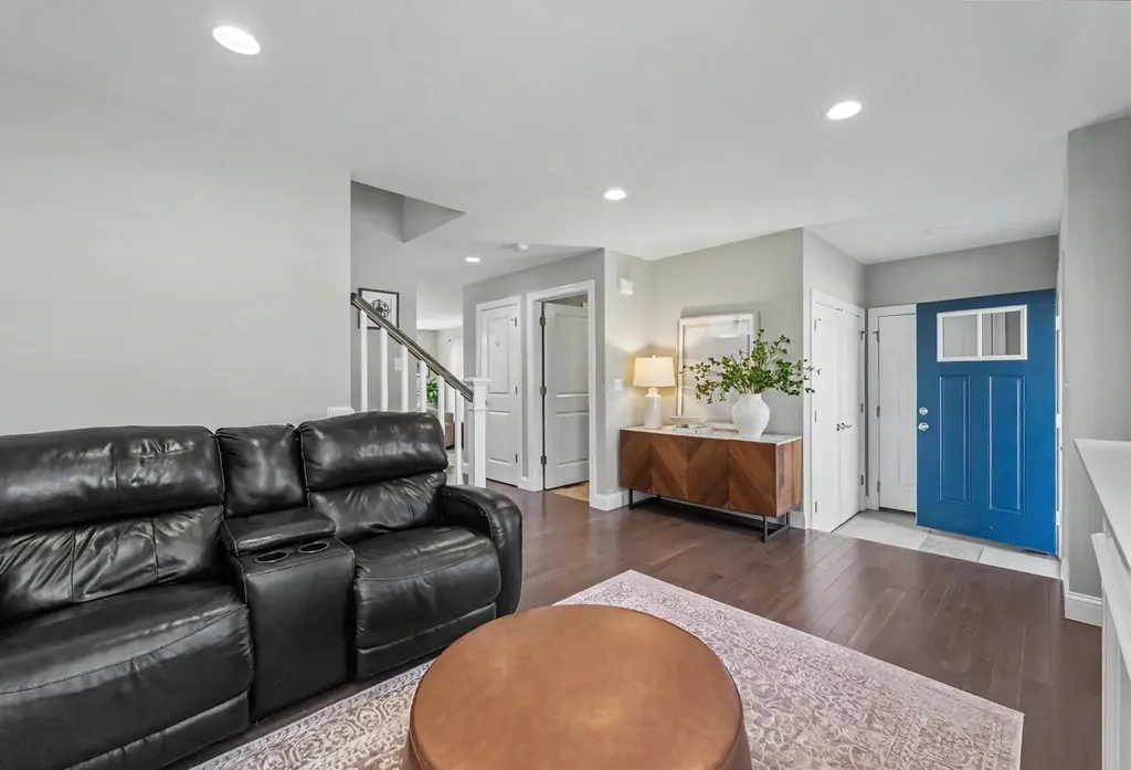 165 Shore Drive Nashua NH 03062