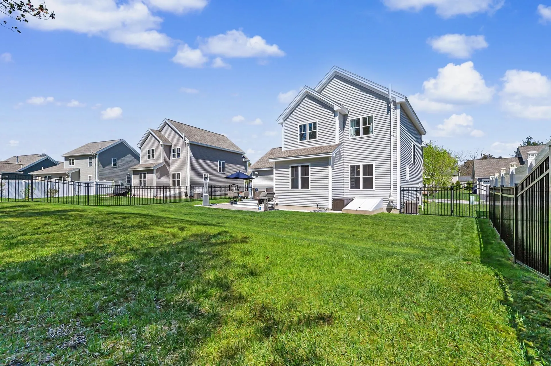165 Shore Drive Nashua NH 03062