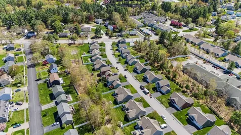 165 Shore Drive Nashua NH 03062