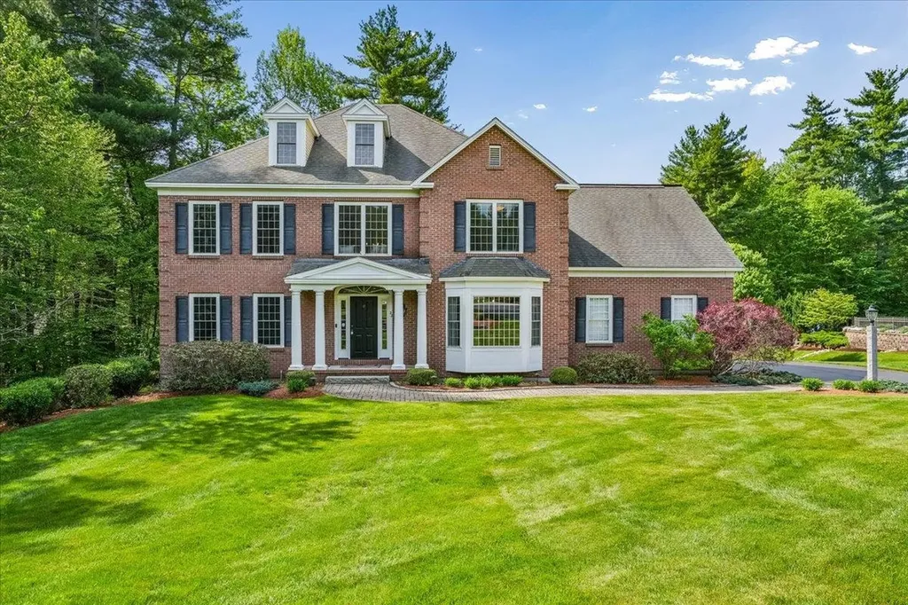 22 Elizabeth Way Bedford NH 03110