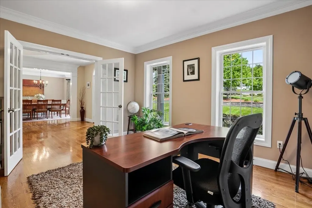 22 Elizabeth Way Bedford NH 03110