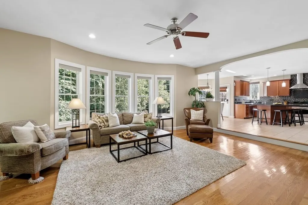 22 Elizabeth Way Bedford NH 03110
