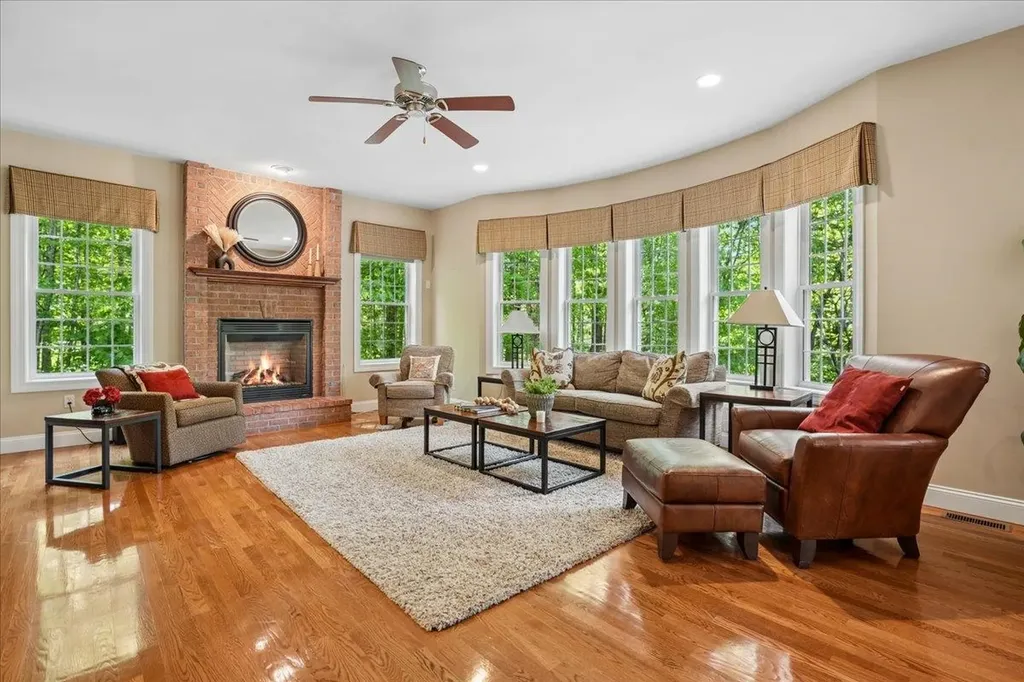22 Elizabeth Way Bedford NH 03110