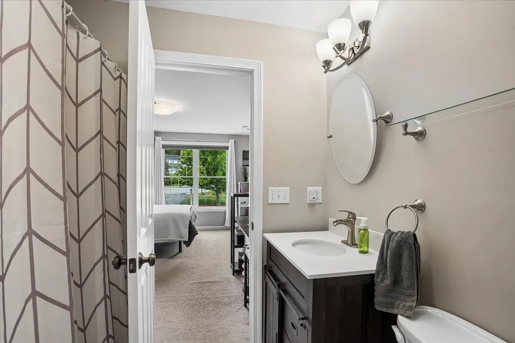 22 Elizabeth Way Bedford NH 03110