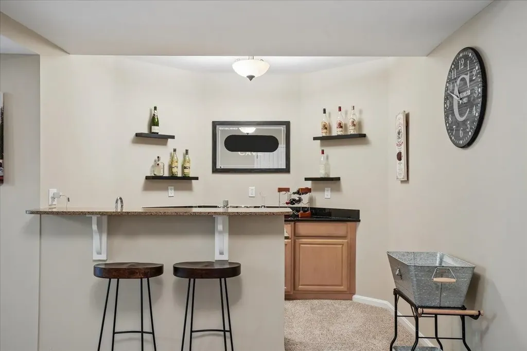 22 Elizabeth Way Bedford NH 03110