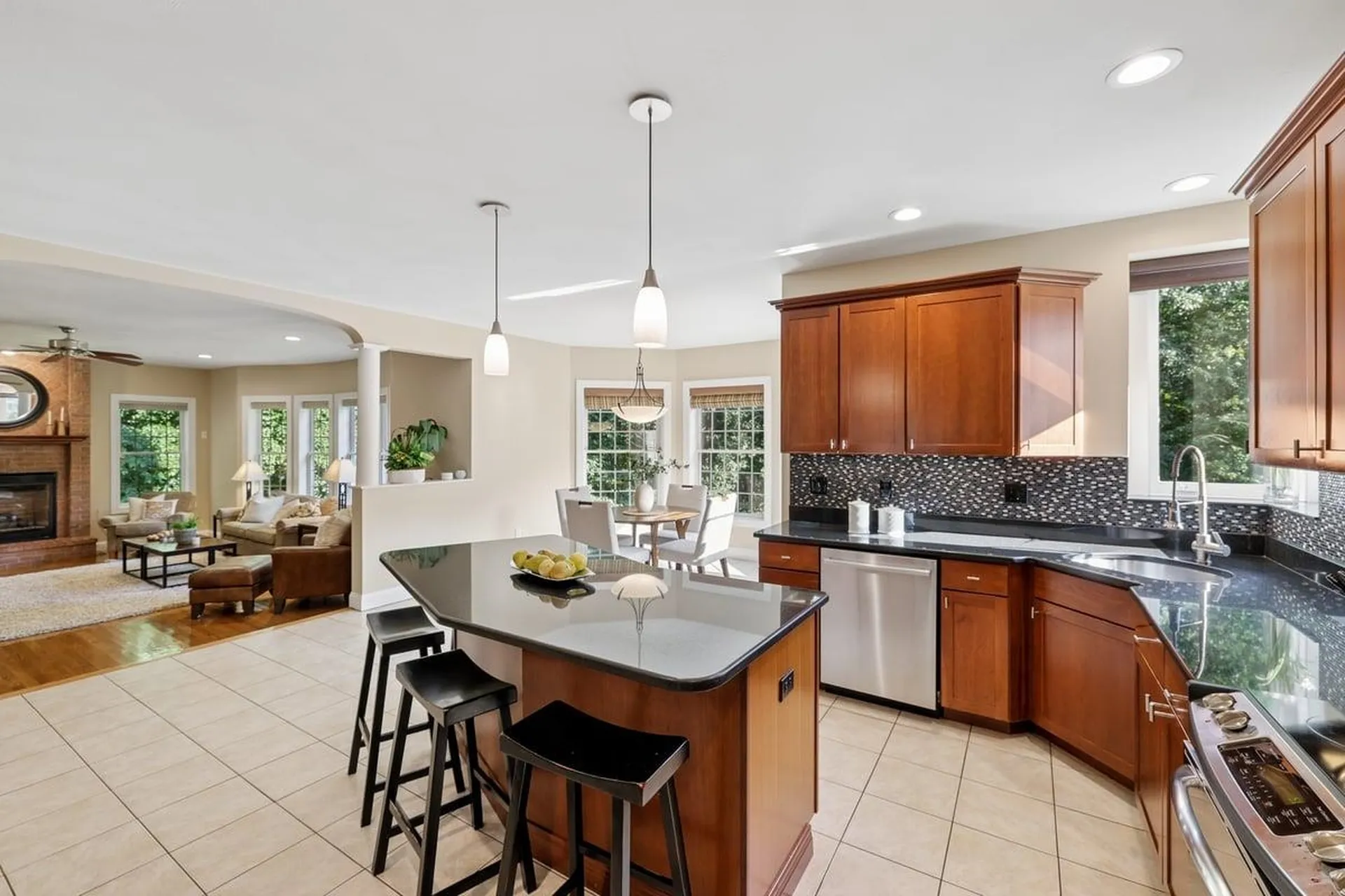 22 Elizabeth Way Bedford NH 03110