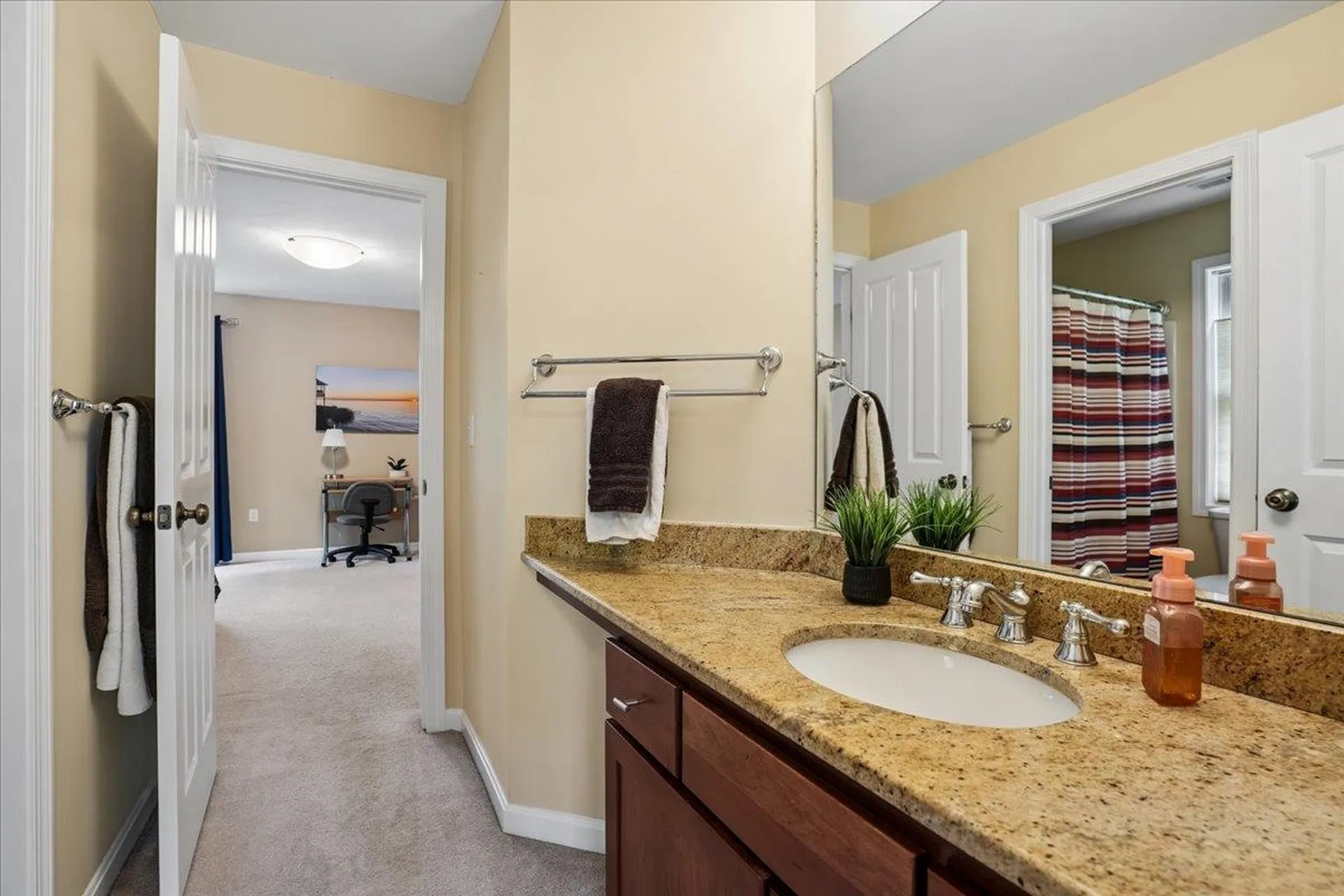 22 Elizabeth Way Bedford NH 03110