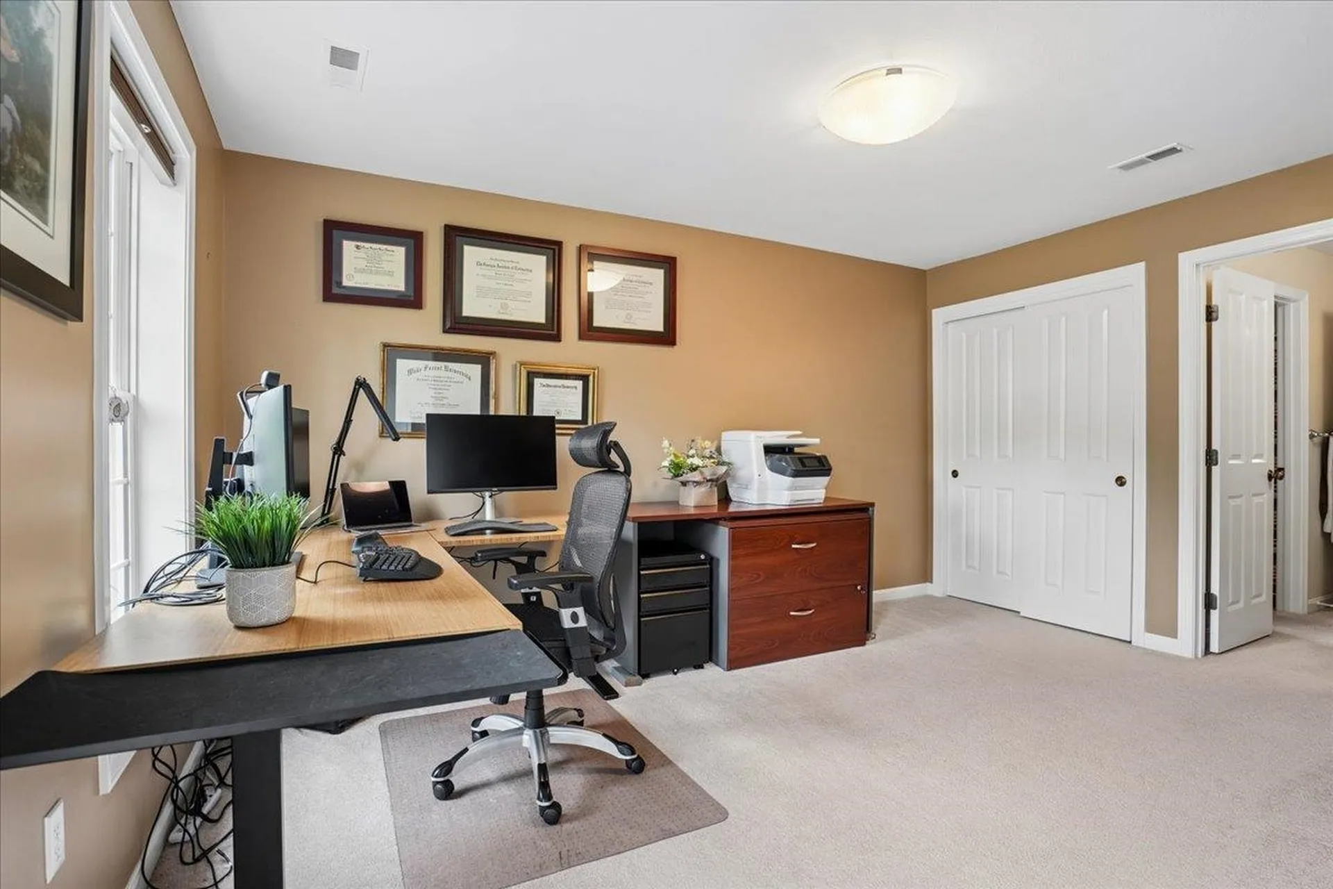 22 Elizabeth Way Bedford NH 03110