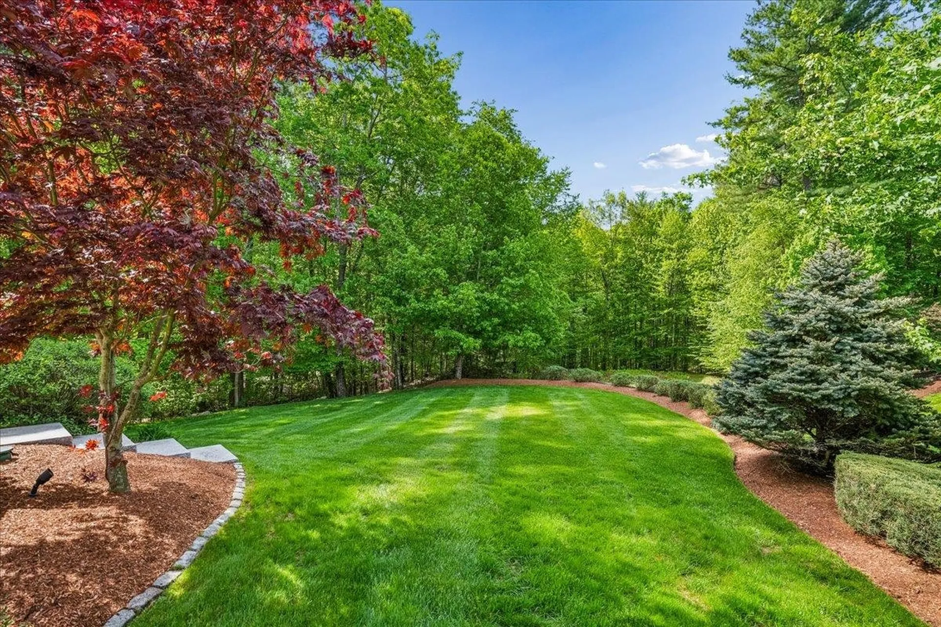 22 Elizabeth Way Bedford NH 03110