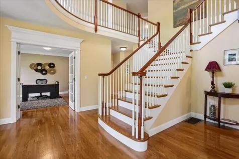 22 Elizabeth Way Bedford NH 03110