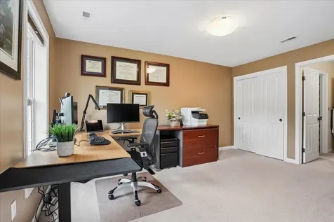 22 Elizabeth Way Bedford NH 03110