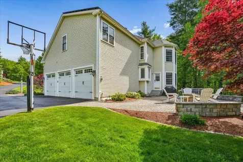 22 Elizabeth Way Bedford NH 03110