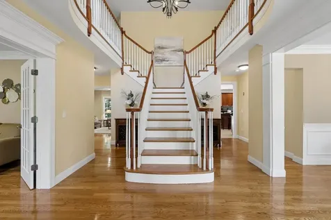 22 Elizabeth Way Bedford NH 03110