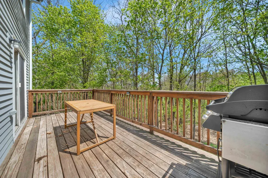 16 Sullivan Court Salem NH 03079
