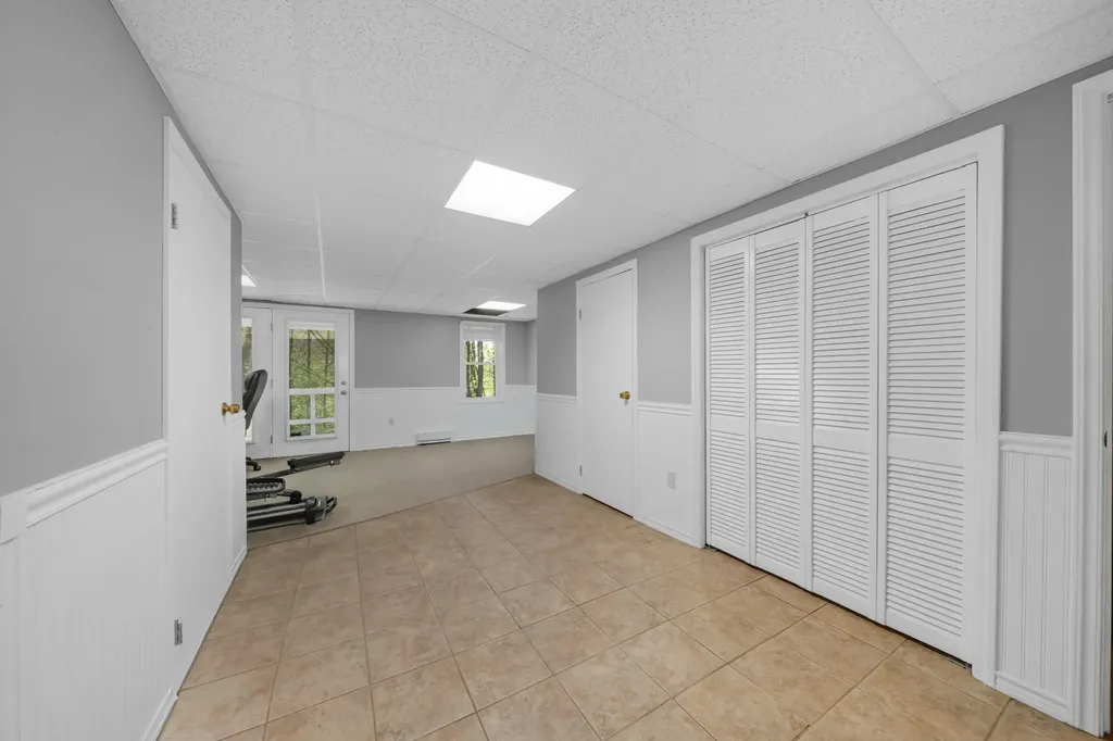 16 Sullivan Court Salem NH 03079