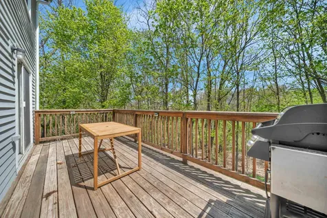 16 Sullivan Court Salem NH 03079