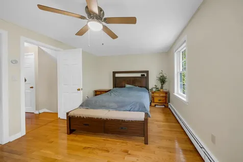 16 Sullivan Court Salem NH 03079