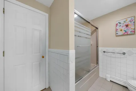 16 Sullivan Court Salem NH 03079