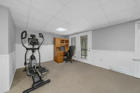 16 Sullivan Court Salem NH 03079