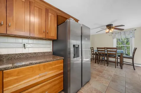 16 Sullivan Court Salem NH 03079