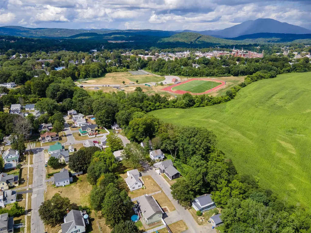 18 Edgewood Street Claremont NH 03743