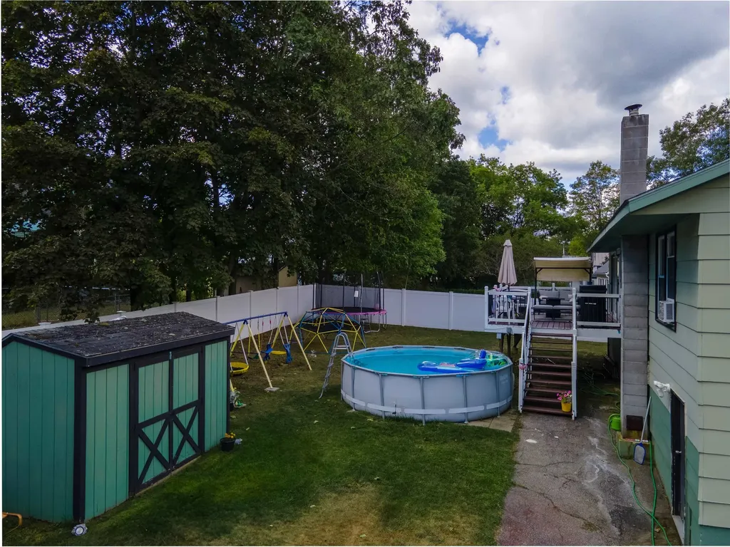 18 Edgewood Street Claremont NH 03743