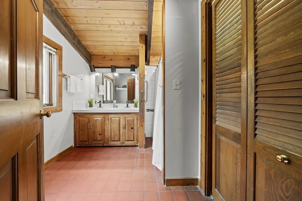 17 Blossom Road Plaistow NH 03865