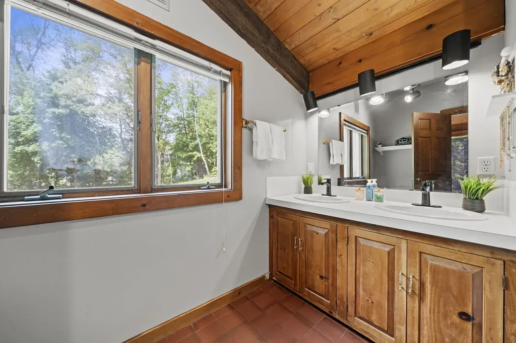 17 Blossom Road Plaistow NH 03865