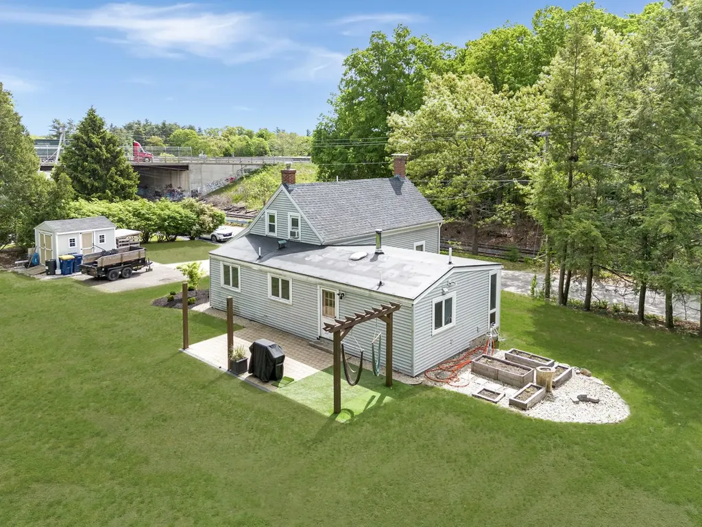17 Blossom Road Plaistow NH 03865