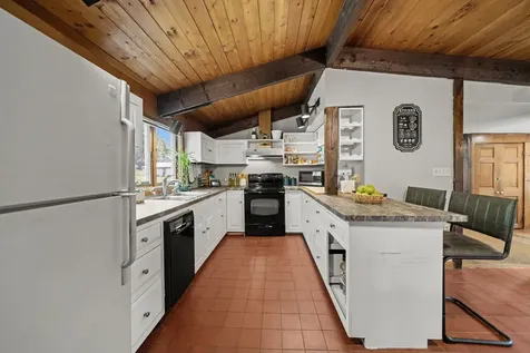 17 Blossom Road Plaistow NH 03865