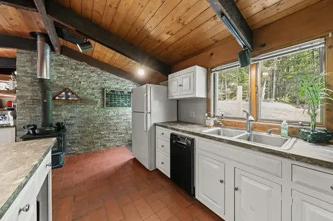 17 Blossom Road Plaistow NH 03865