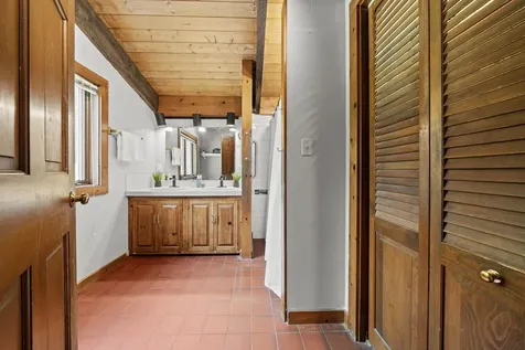 17 Blossom Road Plaistow NH 03865