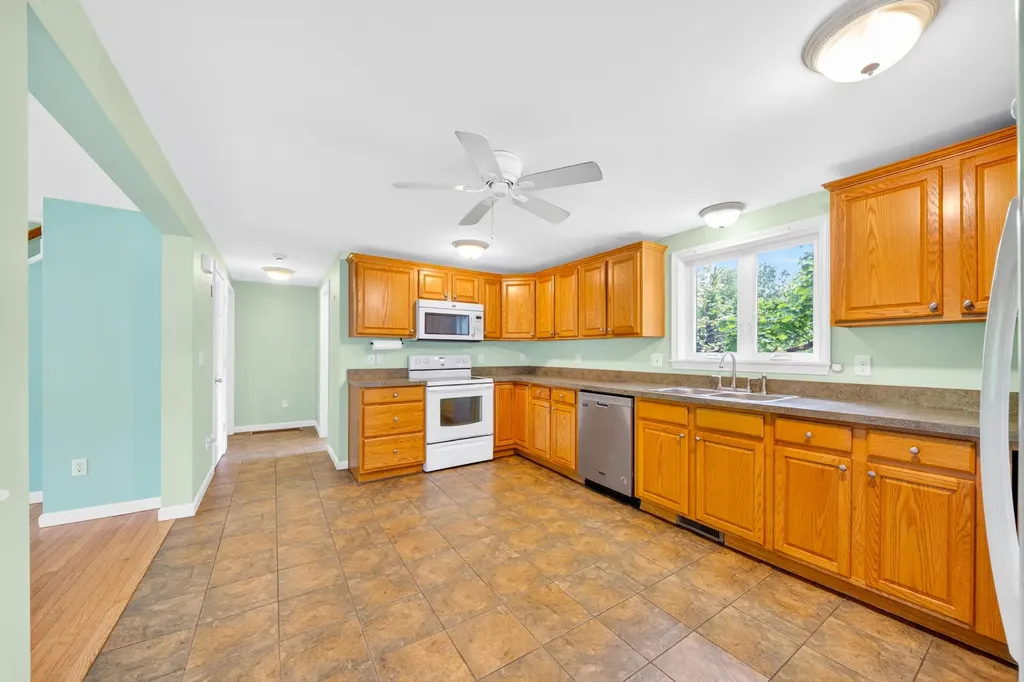 526 Pembroke Street Pembroke NH 03275