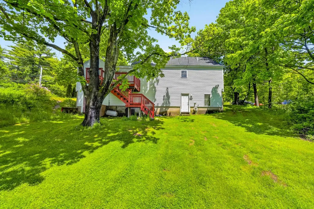 526 Pembroke Street Pembroke NH 03275