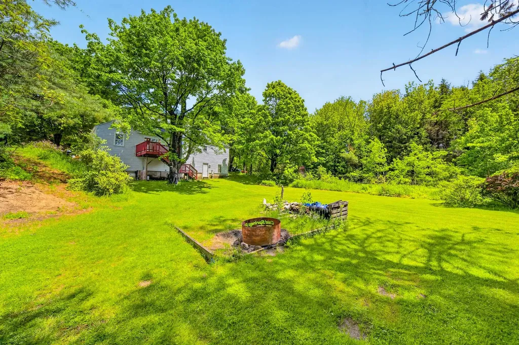 526 Pembroke Street Pembroke NH 03275