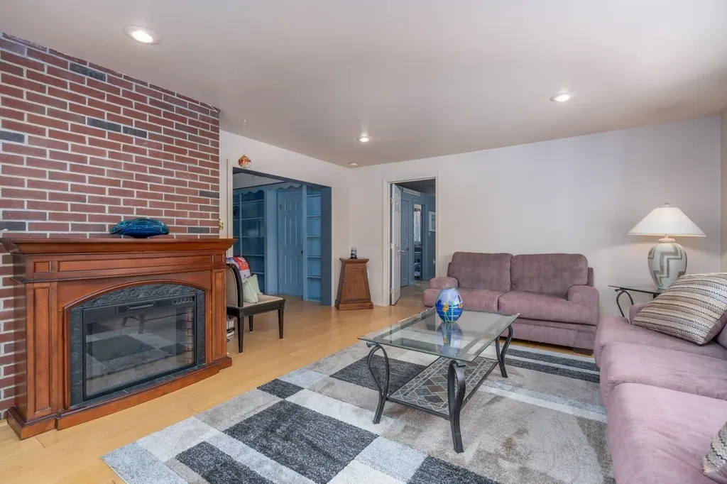 140 Mountain View Road Deerfield NH 03037
