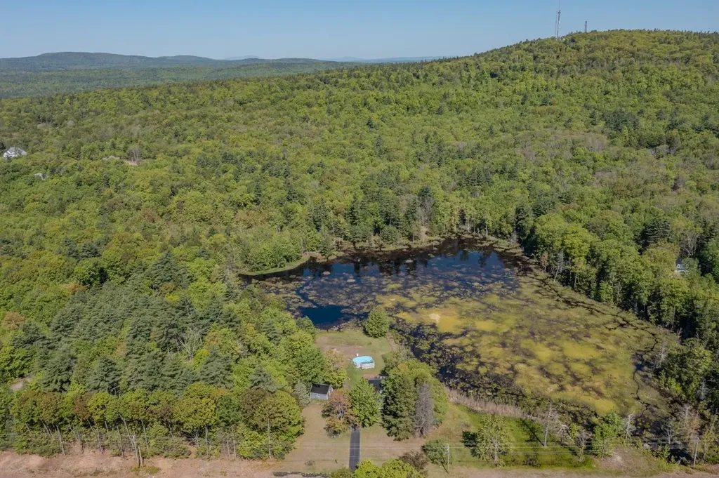 140 Mountain View Road Deerfield NH 03037