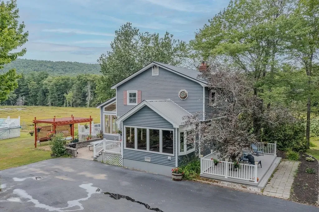 140 Mountain View Road Deerfield NH 03037