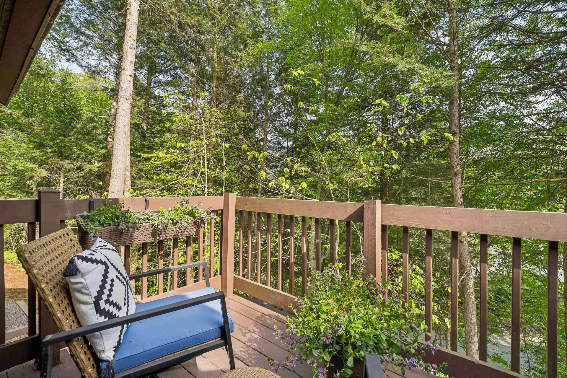 253 Old Quechee Road Hartford VT 05059