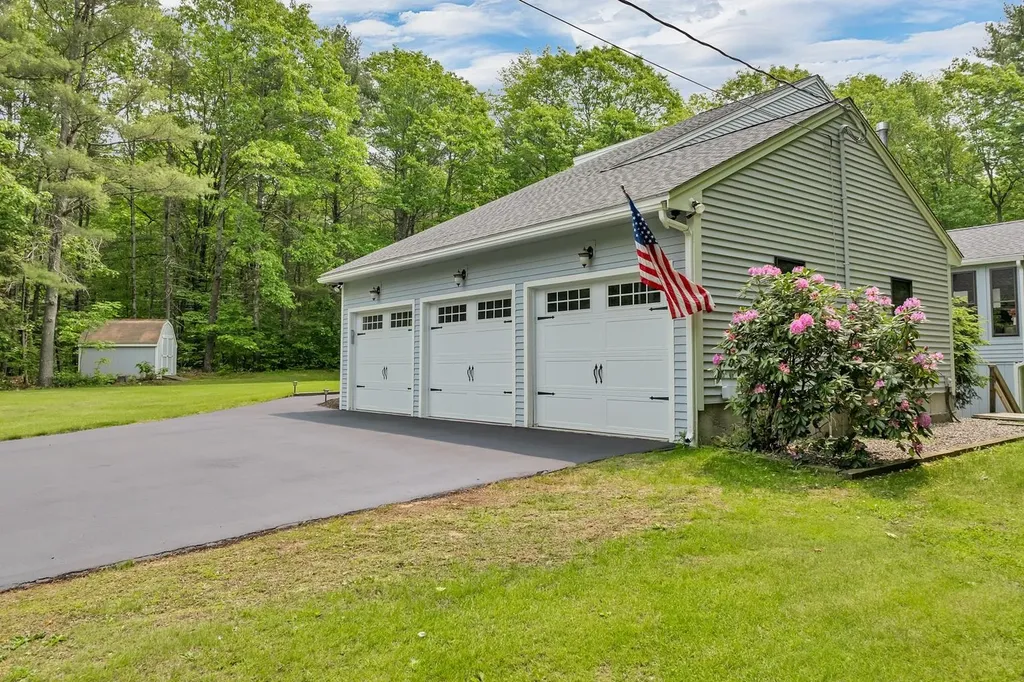 52 Meadow Lane Belmont NH 03220