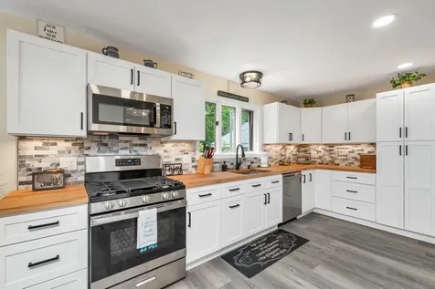 52 Meadow Lane Belmont NH 03220