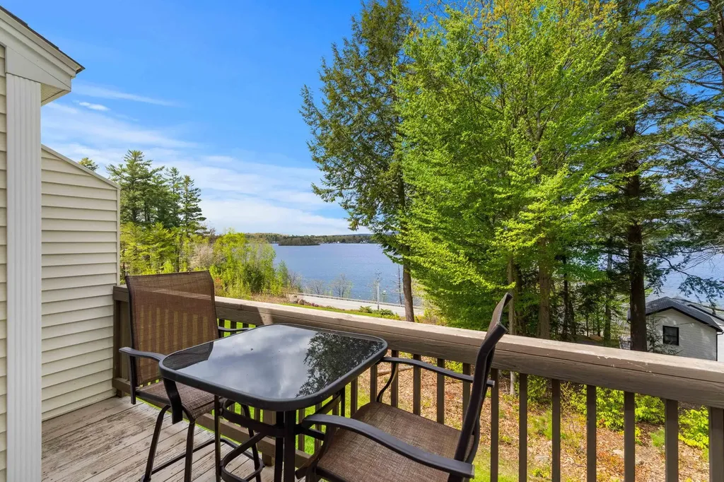 30 Brady Way Laconia NH 03246