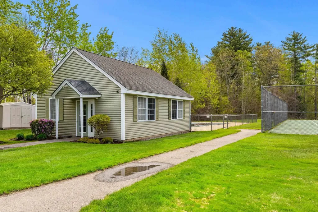 30 Brady Way Laconia NH 03246
