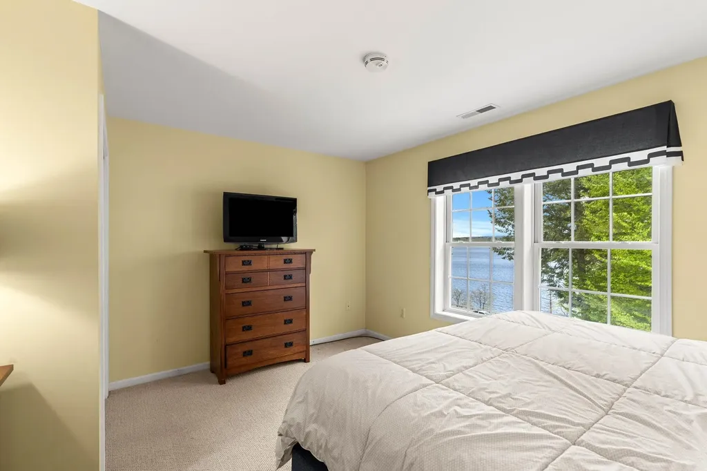 30 Brady Way Laconia NH 03246