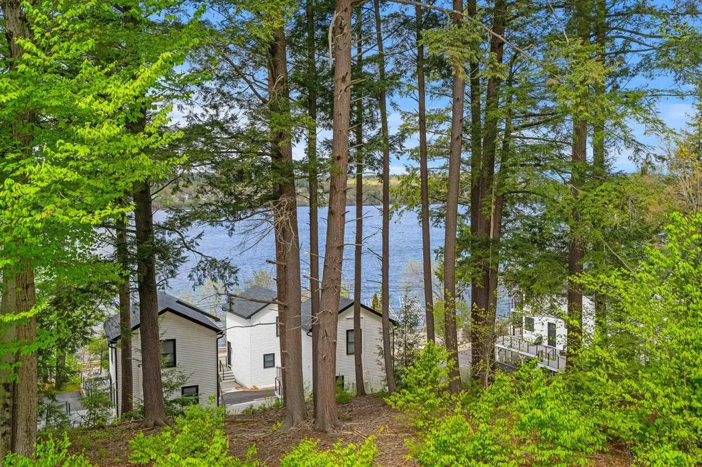 30 Brady Way Laconia NH 03246