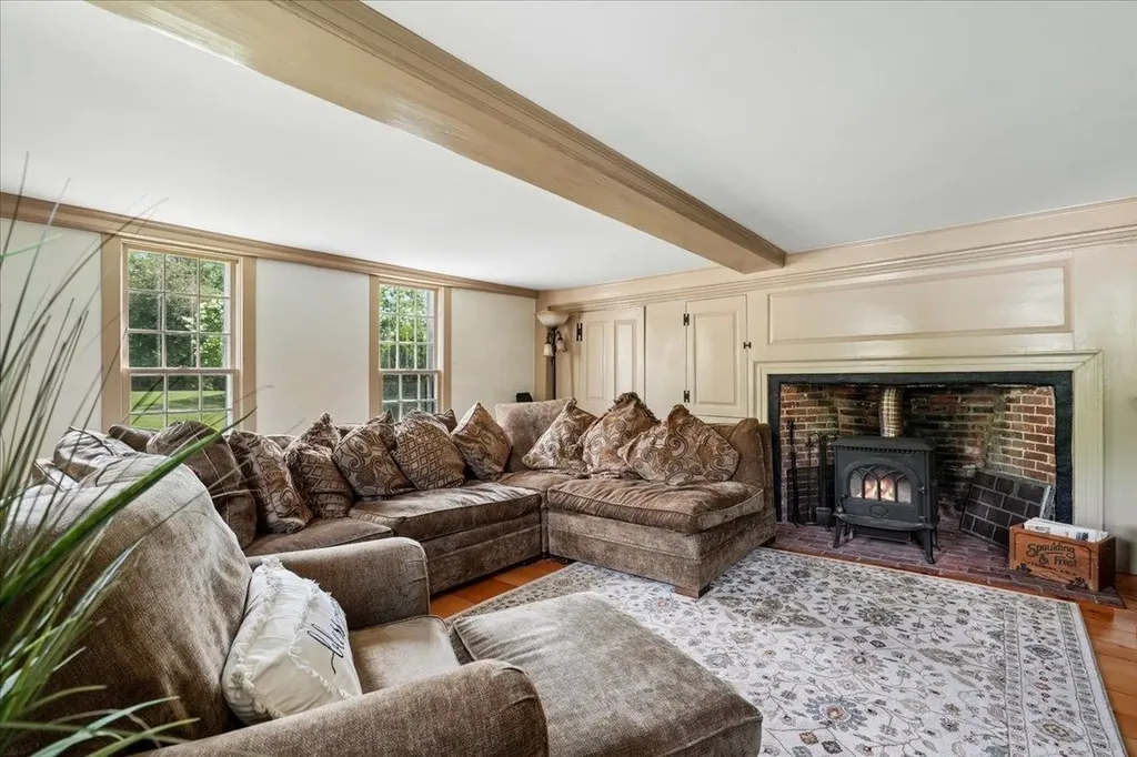 245-247 Danville Road Fremont NH 03044