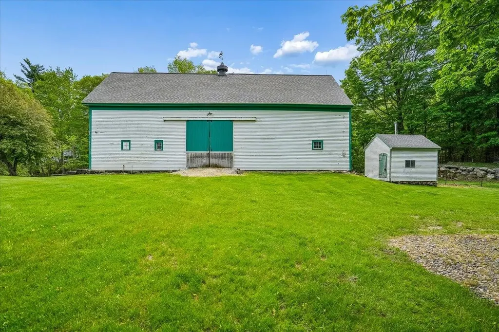245-247 Danville Road Fremont NH 03044
