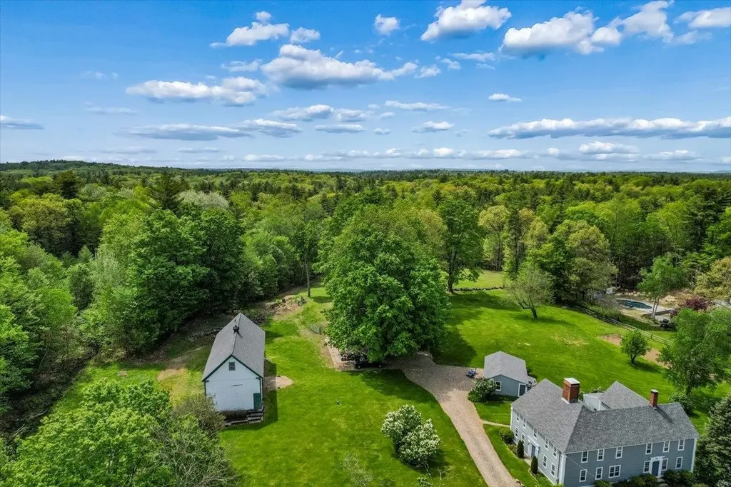 245-247 Danville Road Fremont NH 03044