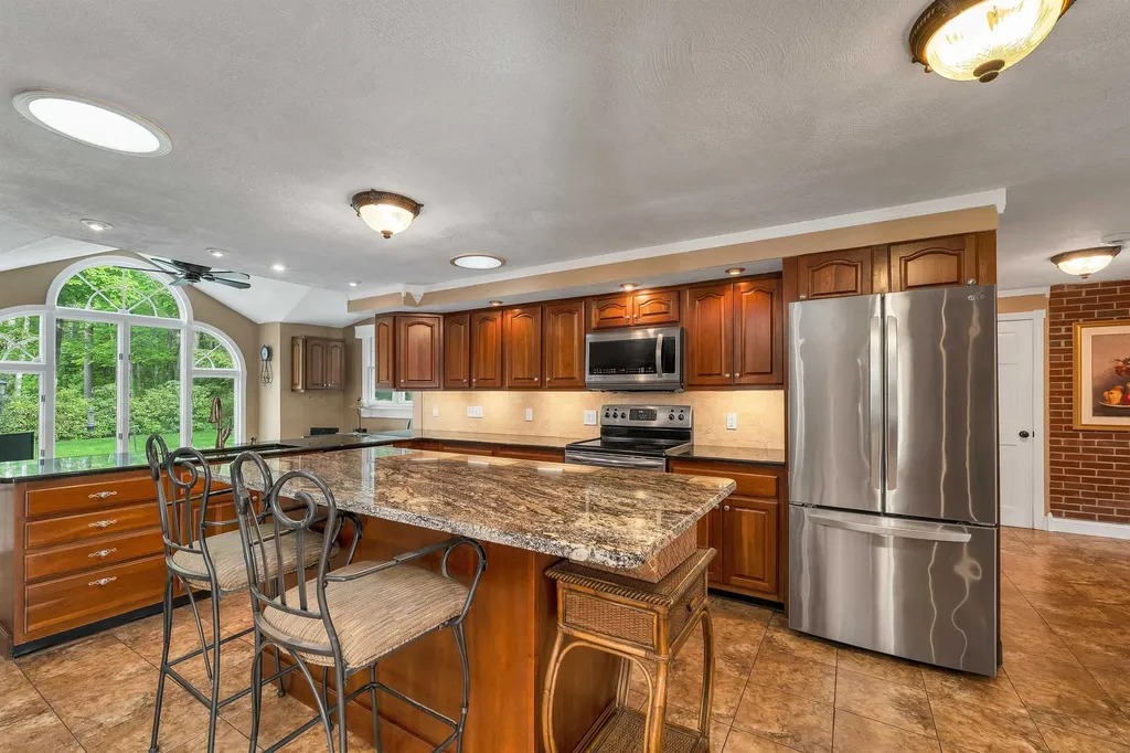 153 Castle Hill Road Windham NH 03087